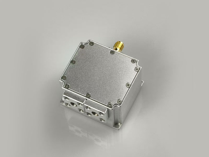 BPD230系列平衡光电探测器采用空间光输...